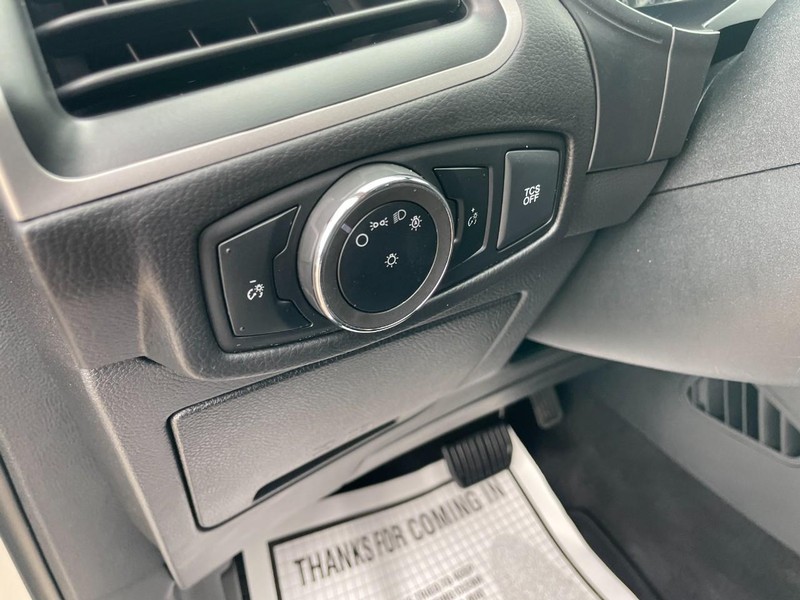 Ford Edge Vehicle Full-screen Gallery Image 21