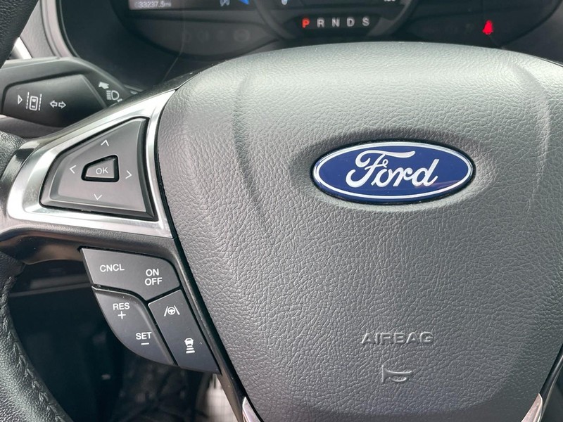Ford Edge Vehicle Full-screen Gallery Image 25