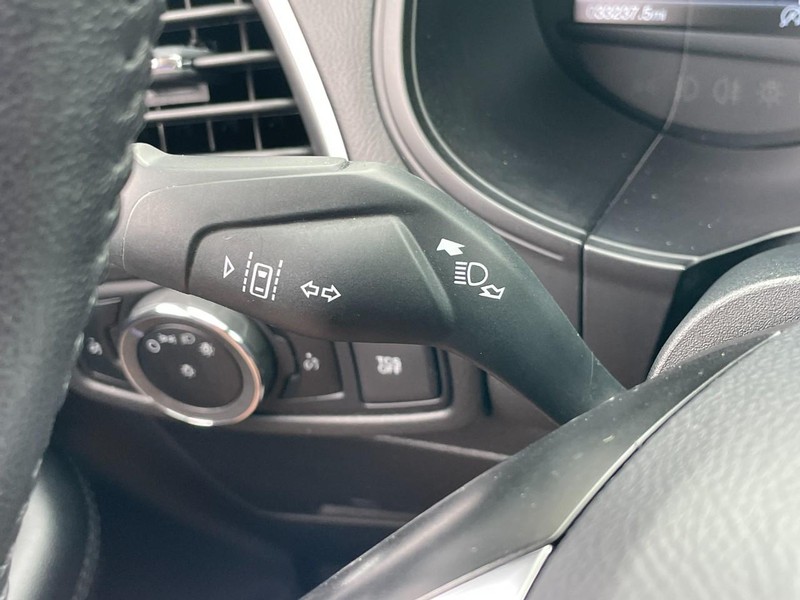 Ford Edge Vehicle Full-screen Gallery Image 27