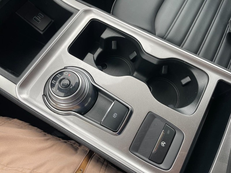 Ford Edge Vehicle Full-screen Gallery Image 40