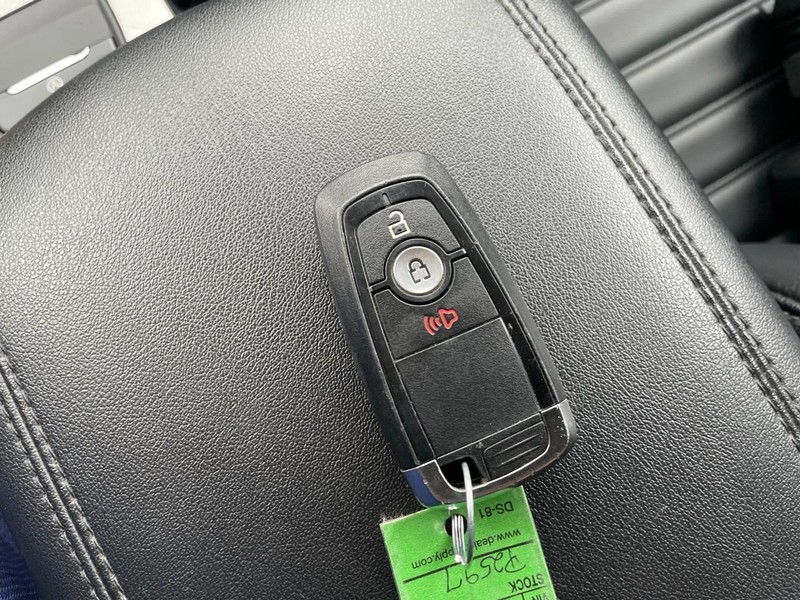 Ford Edge Vehicle Full-screen Gallery Image 41