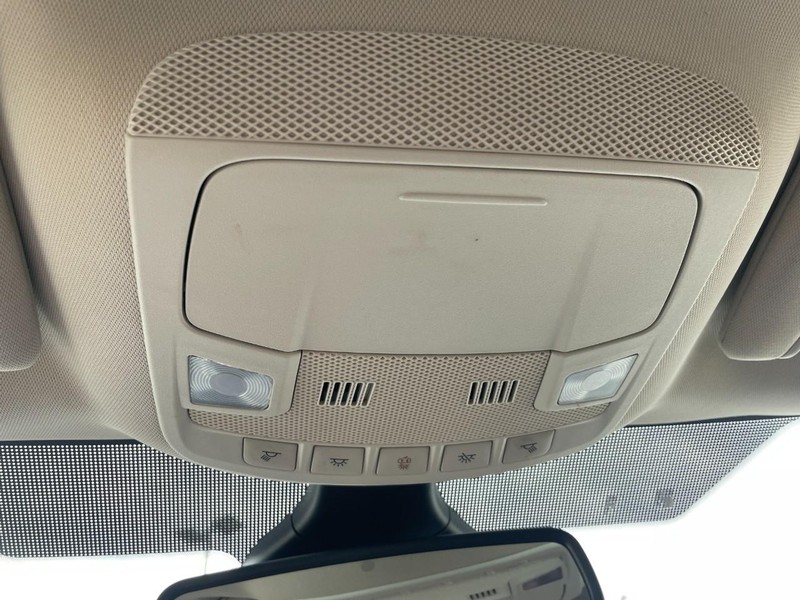 Ford Edge Vehicle Full-screen Gallery Image 44