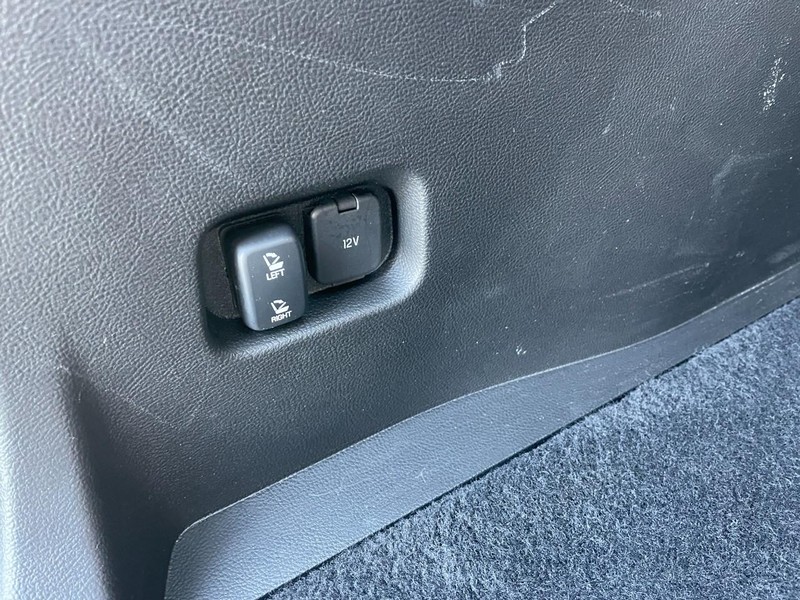 Ford Edge Vehicle Full-screen Gallery Image 12