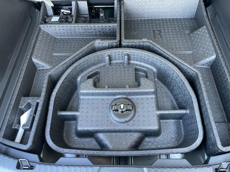 Ford Edge Vehicle Full-screen Gallery Image 14