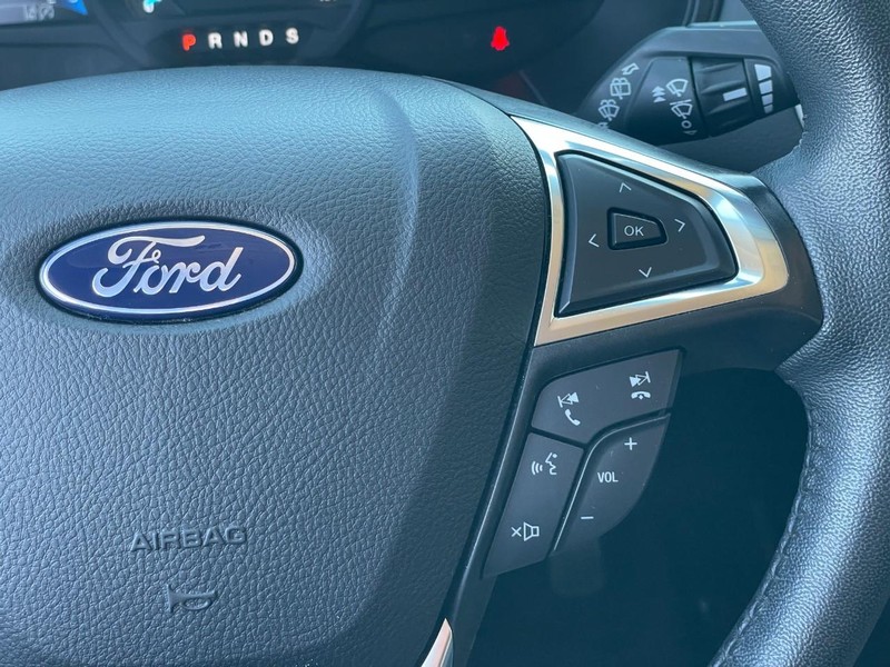 Ford Edge Vehicle Full-screen Gallery Image 26