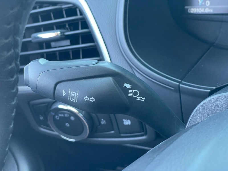 Ford Edge Vehicle Full-screen Gallery Image 28