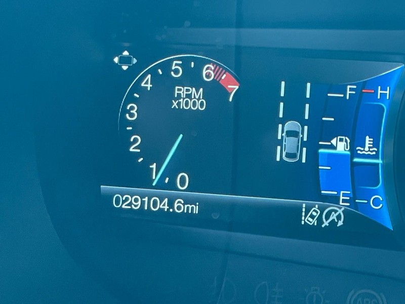 Ford Edge Vehicle Full-screen Gallery Image 30