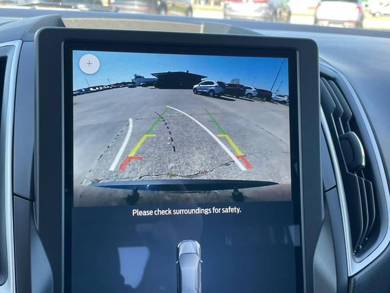 Ford Edge Vehicle Full-screen Gallery Image 33