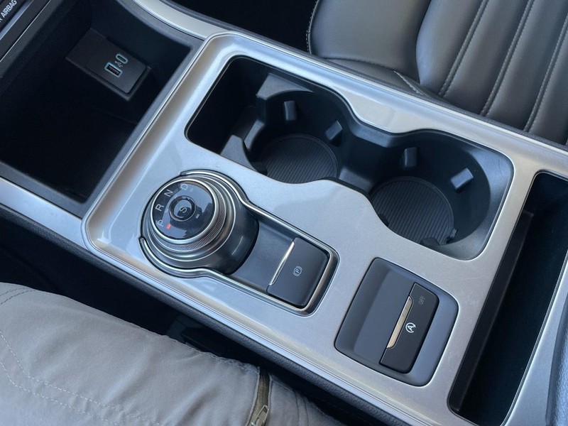 Ford Edge Vehicle Full-screen Gallery Image 39