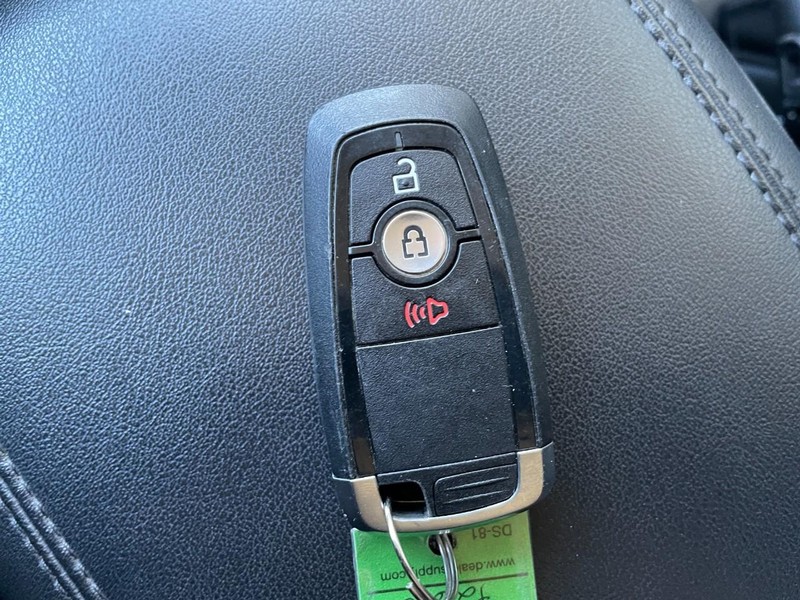 Ford Edge Vehicle Full-screen Gallery Image 40