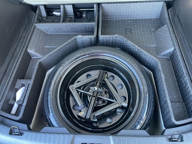 Ford Edge Vehicle Full-screen Gallery Image 13