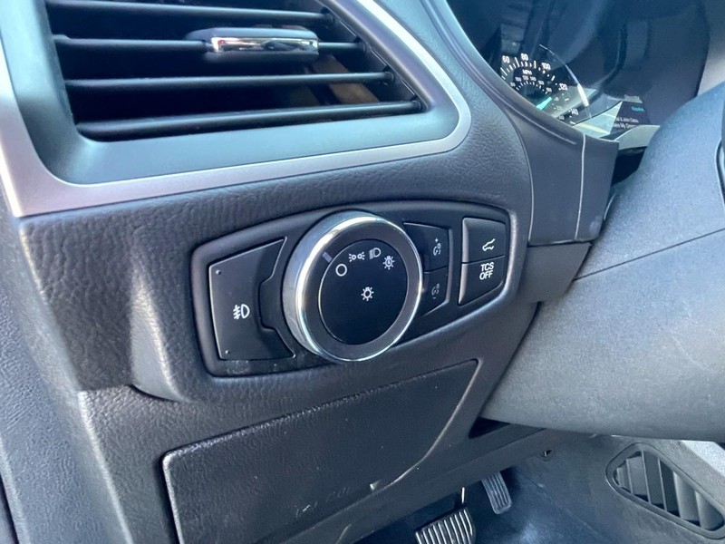 Ford Edge Vehicle Full-screen Gallery Image 22