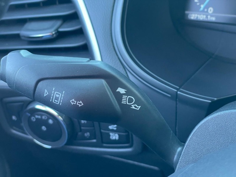 Ford Edge Vehicle Full-screen Gallery Image 30