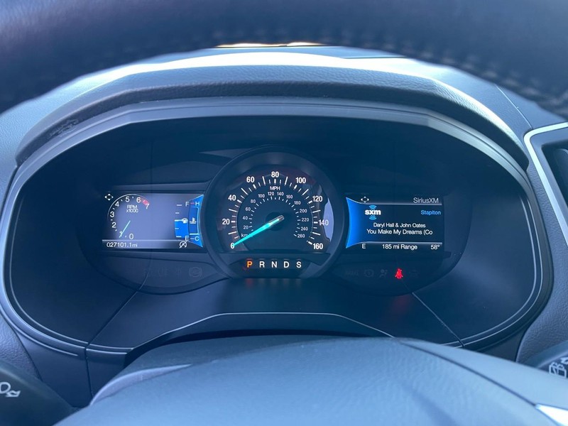 Ford Edge Vehicle Full-screen Gallery Image 32