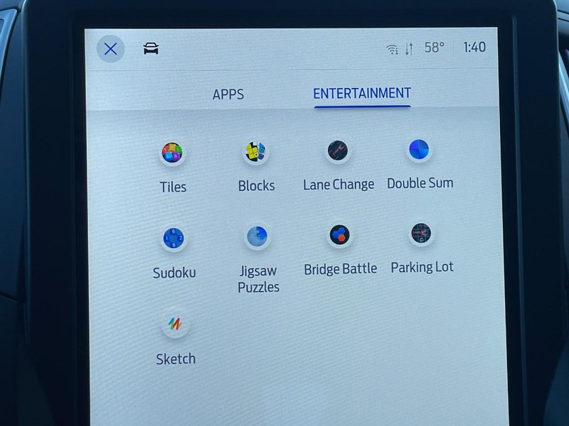 Ford Edge Vehicle Full-screen Gallery Image 36