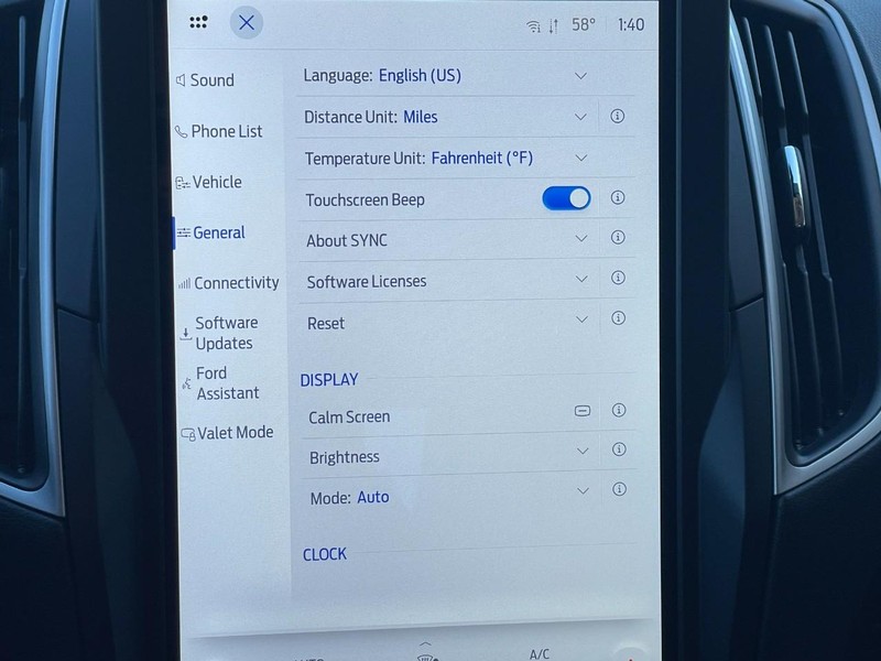 Ford Edge Vehicle Full-screen Gallery Image 37