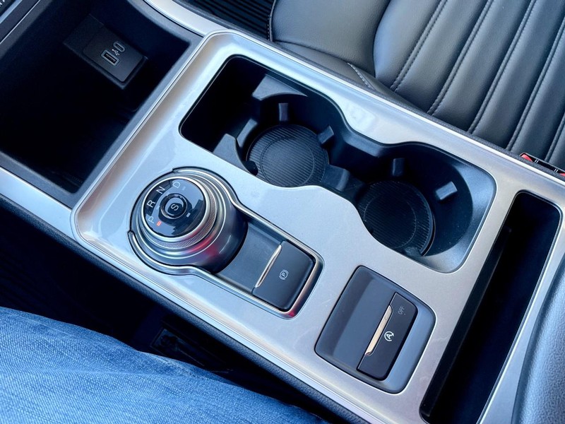 Ford Edge Vehicle Full-screen Gallery Image 41