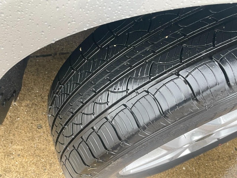 Ford Edge Vehicle Full-screen Gallery Image 09