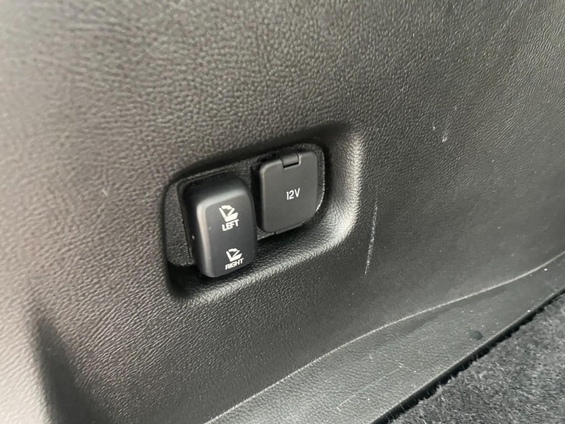 Ford Edge Vehicle Full-screen Gallery Image 12