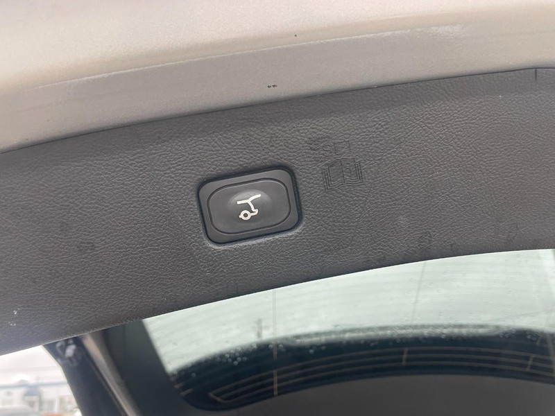 Ford Edge Vehicle Full-screen Gallery Image 15