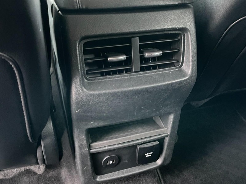 Ford Edge Vehicle Full-screen Gallery Image 18