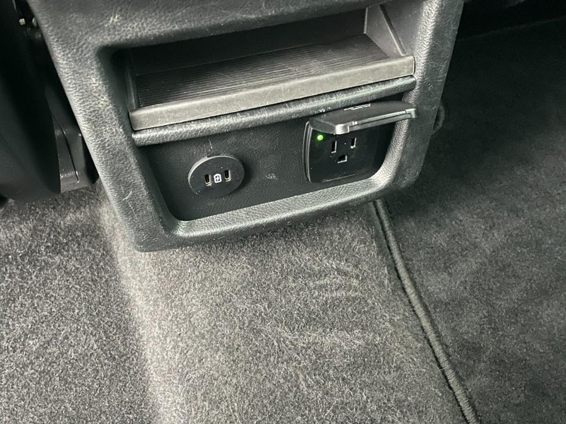 Ford Edge Vehicle Full-screen Gallery Image 19