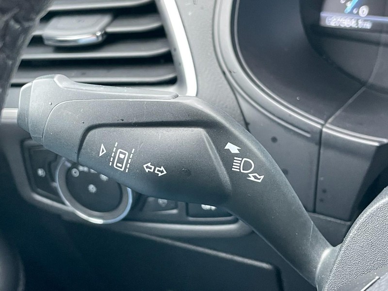 Ford Edge Vehicle Full-screen Gallery Image 30