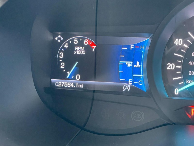 Ford Edge Vehicle Full-screen Gallery Image 32