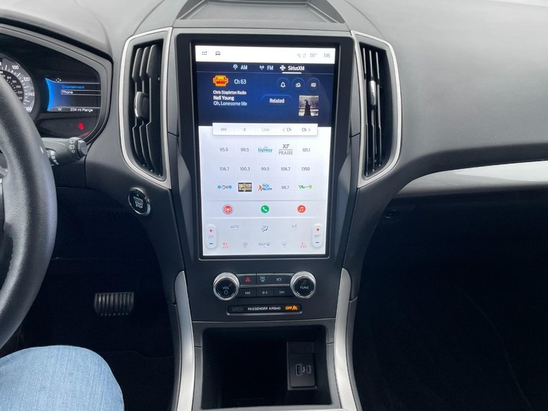 Ford Edge Vehicle Full-screen Gallery Image 33