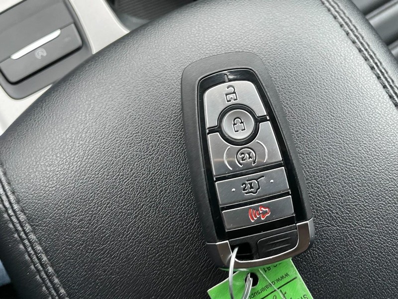 Ford Edge Vehicle Full-screen Gallery Image 43