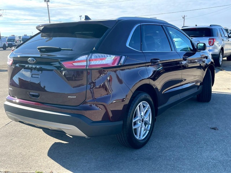 Ford Edge Vehicle Full-screen Gallery Image 03