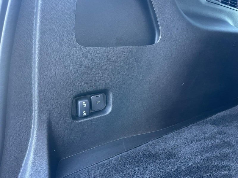 Ford Edge Vehicle Full-screen Gallery Image 11