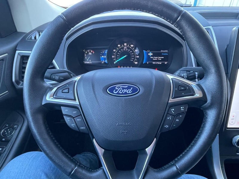 Ford Edge Vehicle Full-screen Gallery Image 25