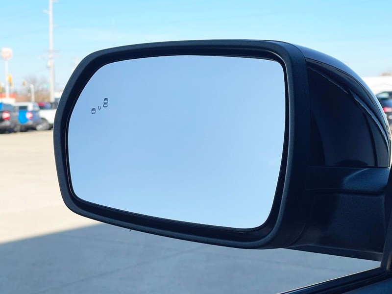 Ford Edge Vehicle Full-screen Gallery Image 32