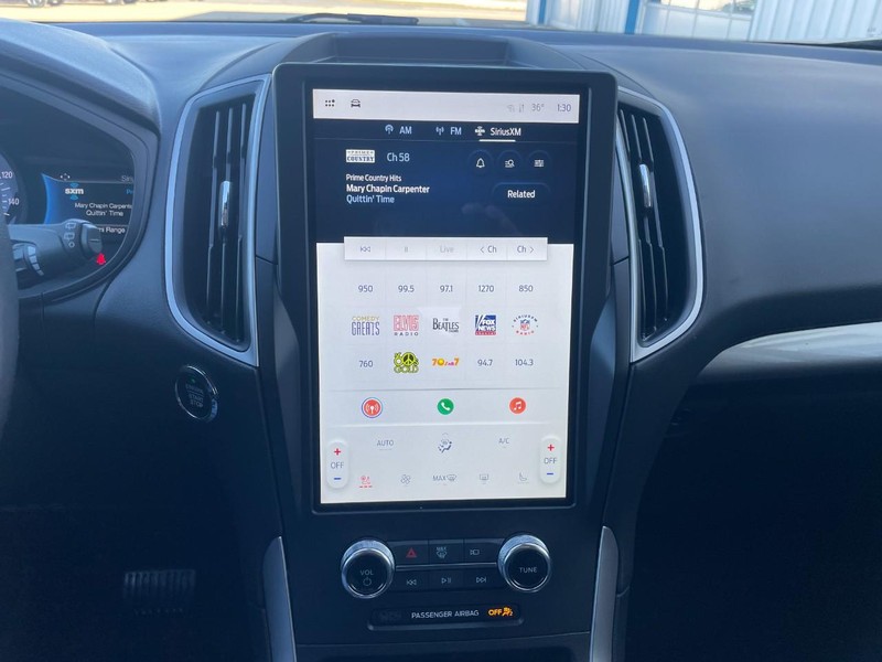 Ford Edge Vehicle Full-screen Gallery Image 33