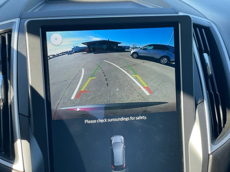 Ford Edge Vehicle Full-screen Gallery Image 34