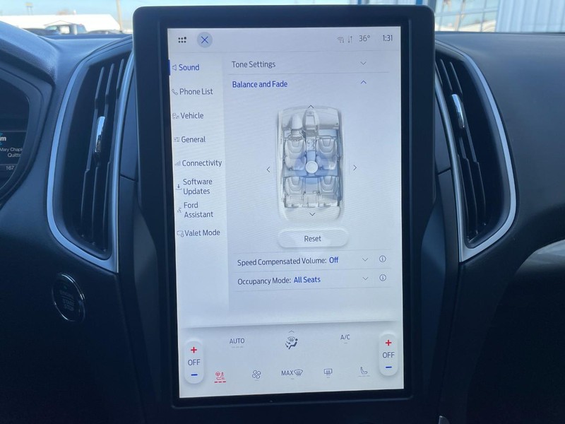 Ford Edge Vehicle Full-screen Gallery Image 35