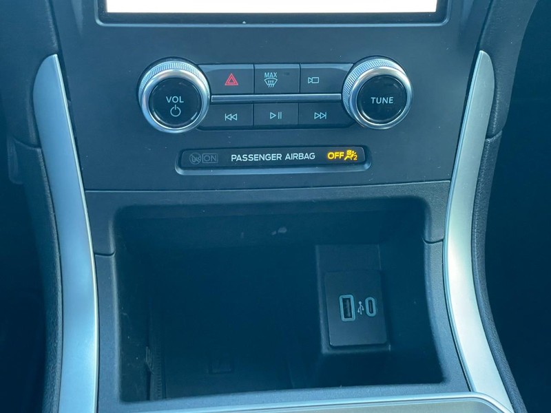 Ford Edge Vehicle Full-screen Gallery Image 40