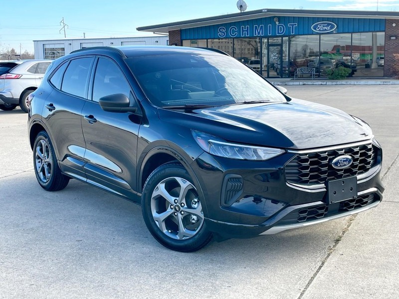 Ford Escape Vehicle Full-screen Gallery Image 02