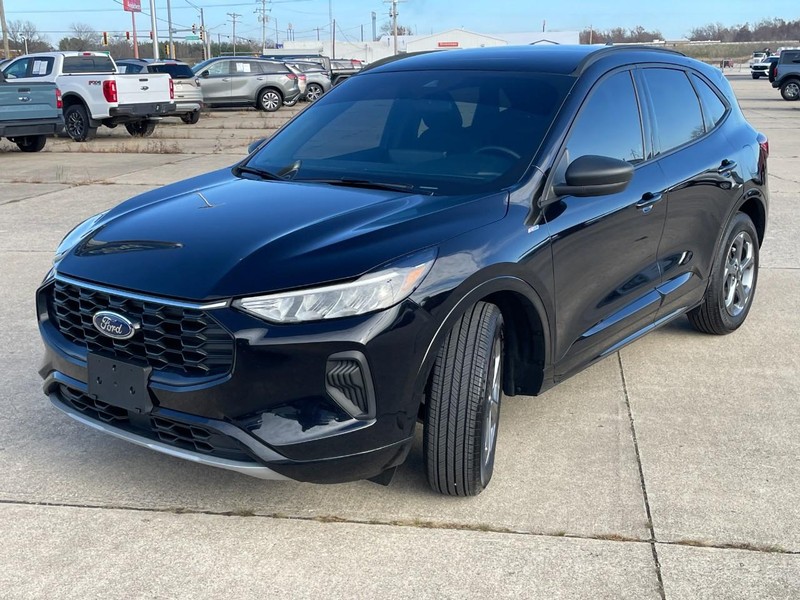 Ford Escape Vehicle Full-screen Gallery Image 07