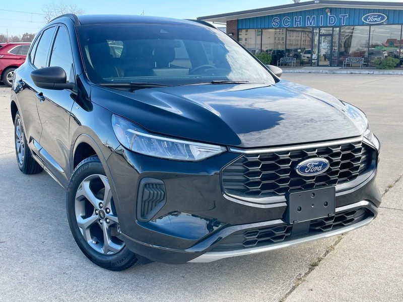 Ford Escape Vehicle Full-screen Gallery Image 08