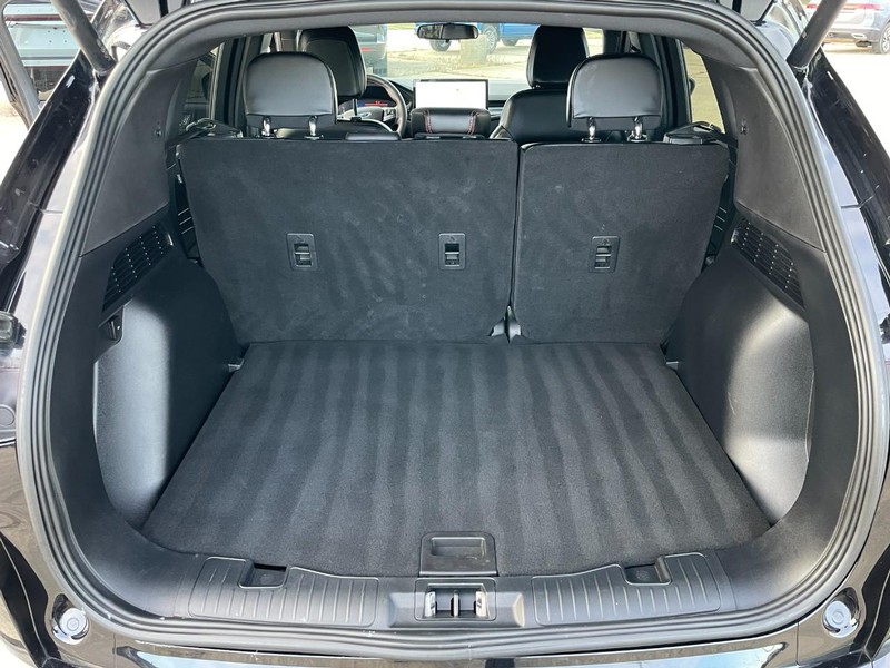 Ford Escape Vehicle Full-screen Gallery Image 11