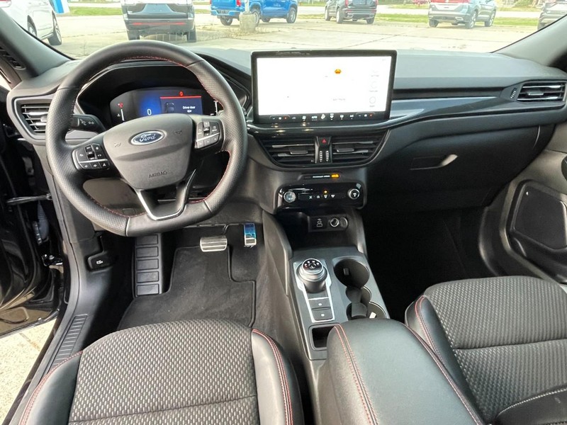 Ford Escape Vehicle Full-screen Gallery Image 17