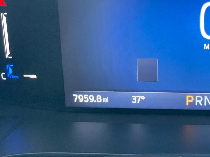 Ford Escape Vehicle Full-screen Gallery Image 31