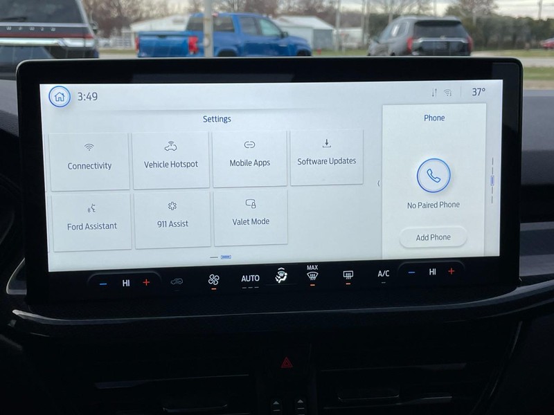 Ford Escape Vehicle Full-screen Gallery Image 38