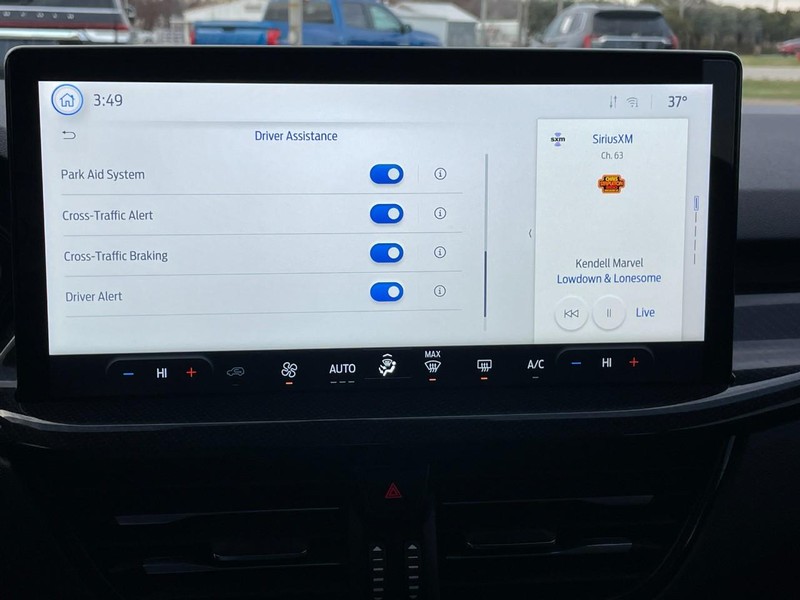 Ford Escape Vehicle Full-screen Gallery Image 42