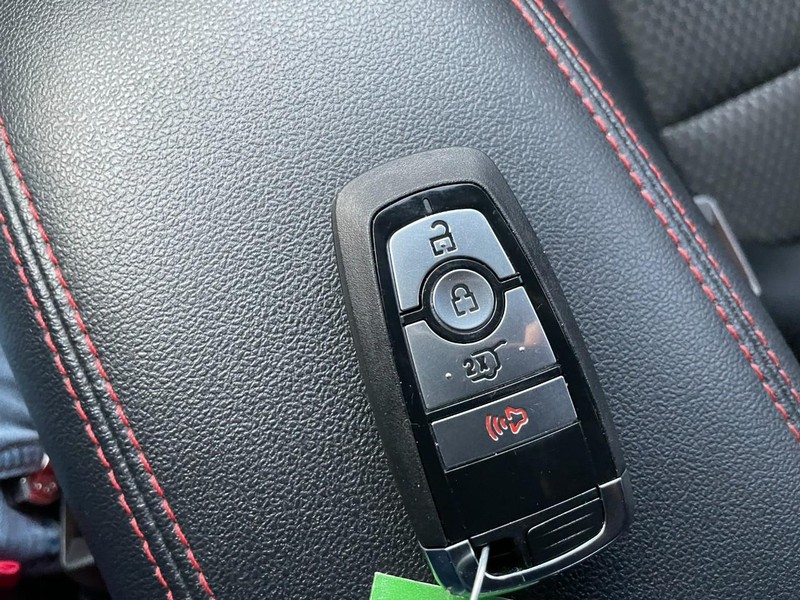 Ford Escape Vehicle Full-screen Gallery Image 51