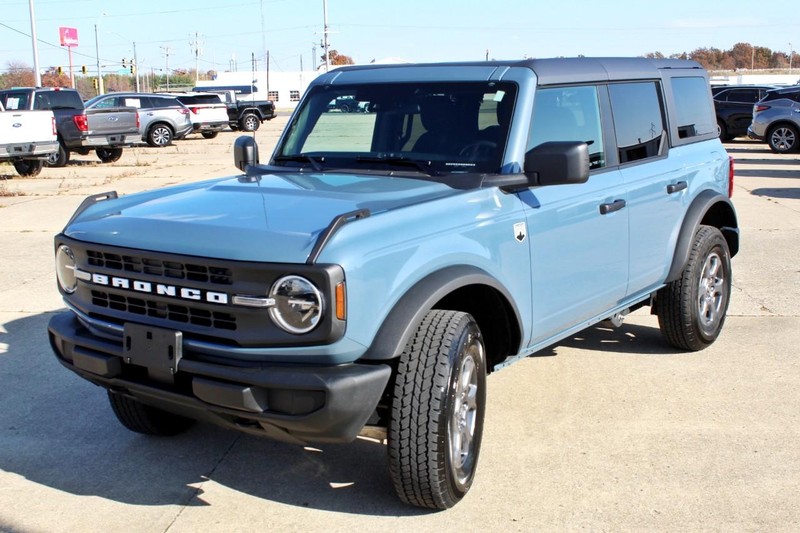 Ford Bronco Vehicle Full-screen Gallery Image 07