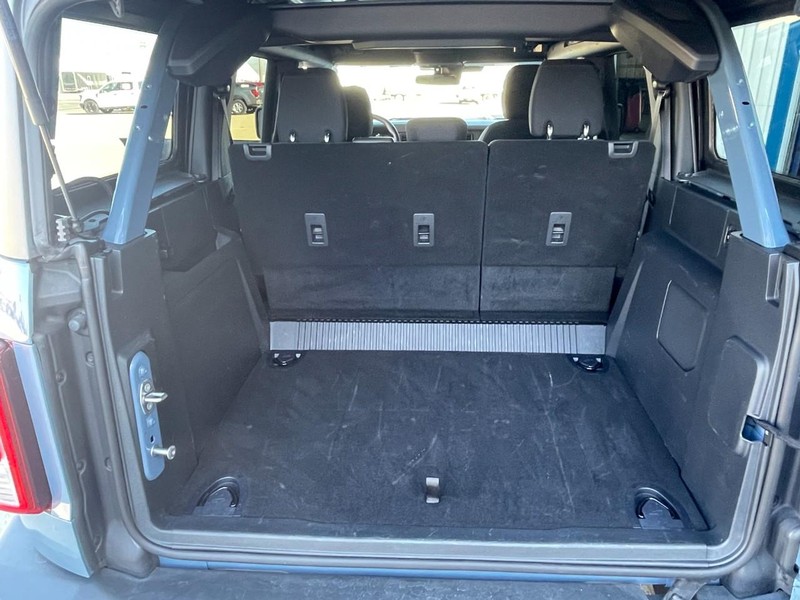 Ford Bronco Vehicle Full-screen Gallery Image 13