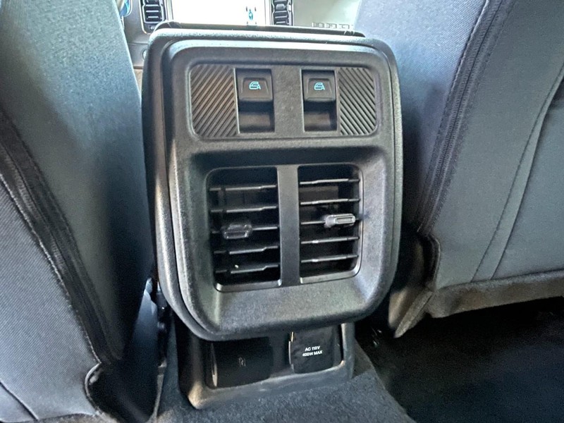 Ford Bronco Vehicle Full-screen Gallery Image 17